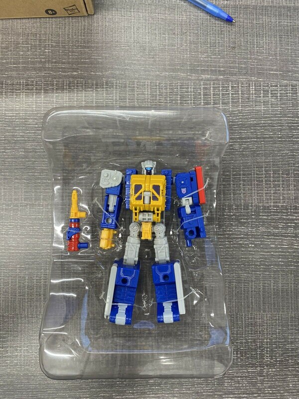 Generations Selects Earthrise Deluxe Greasepit WFC GS12  (2 of 4)